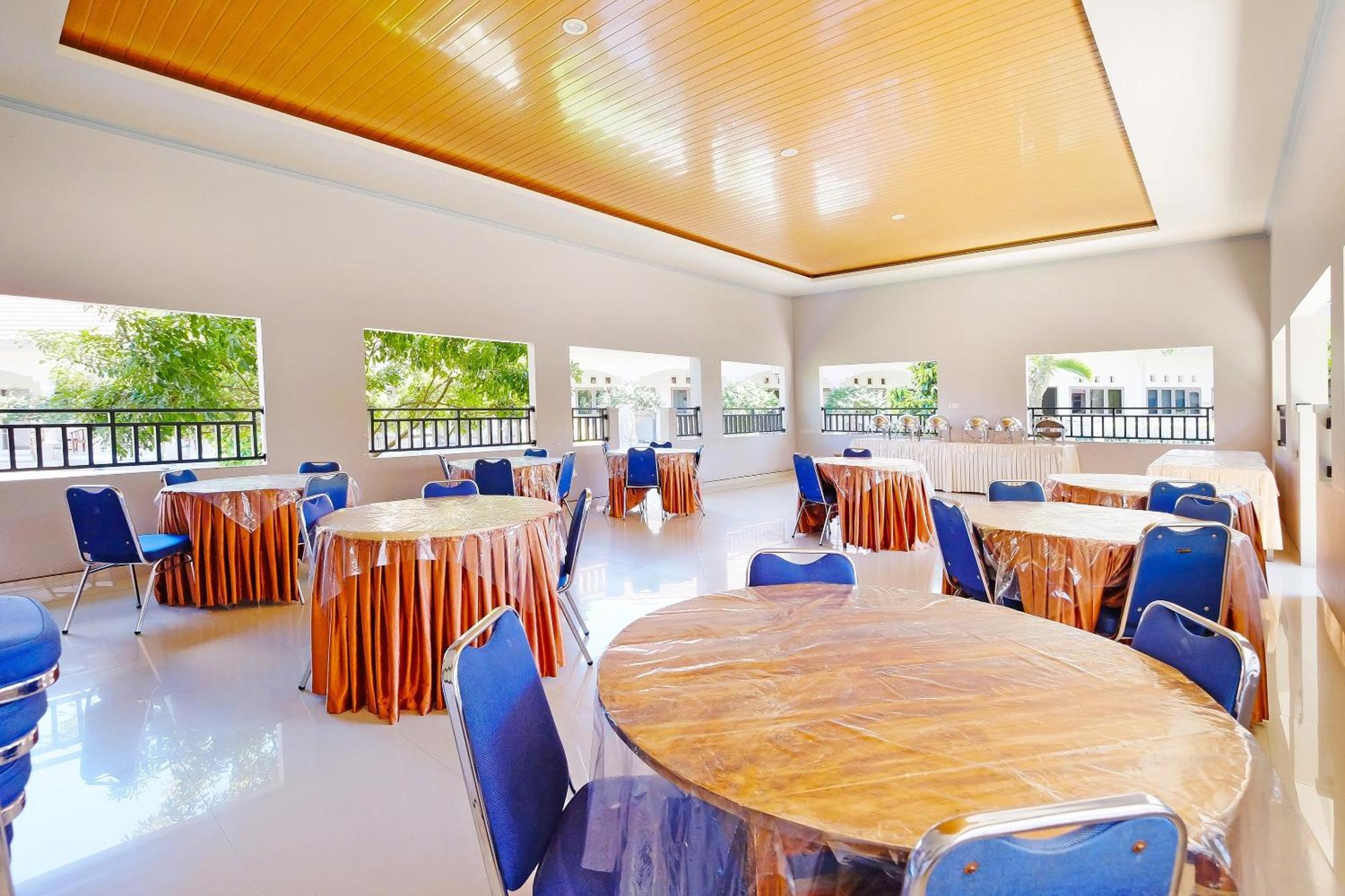 Collection O 91046 Hotel Remaja Indah Masamba Экстерьер фото