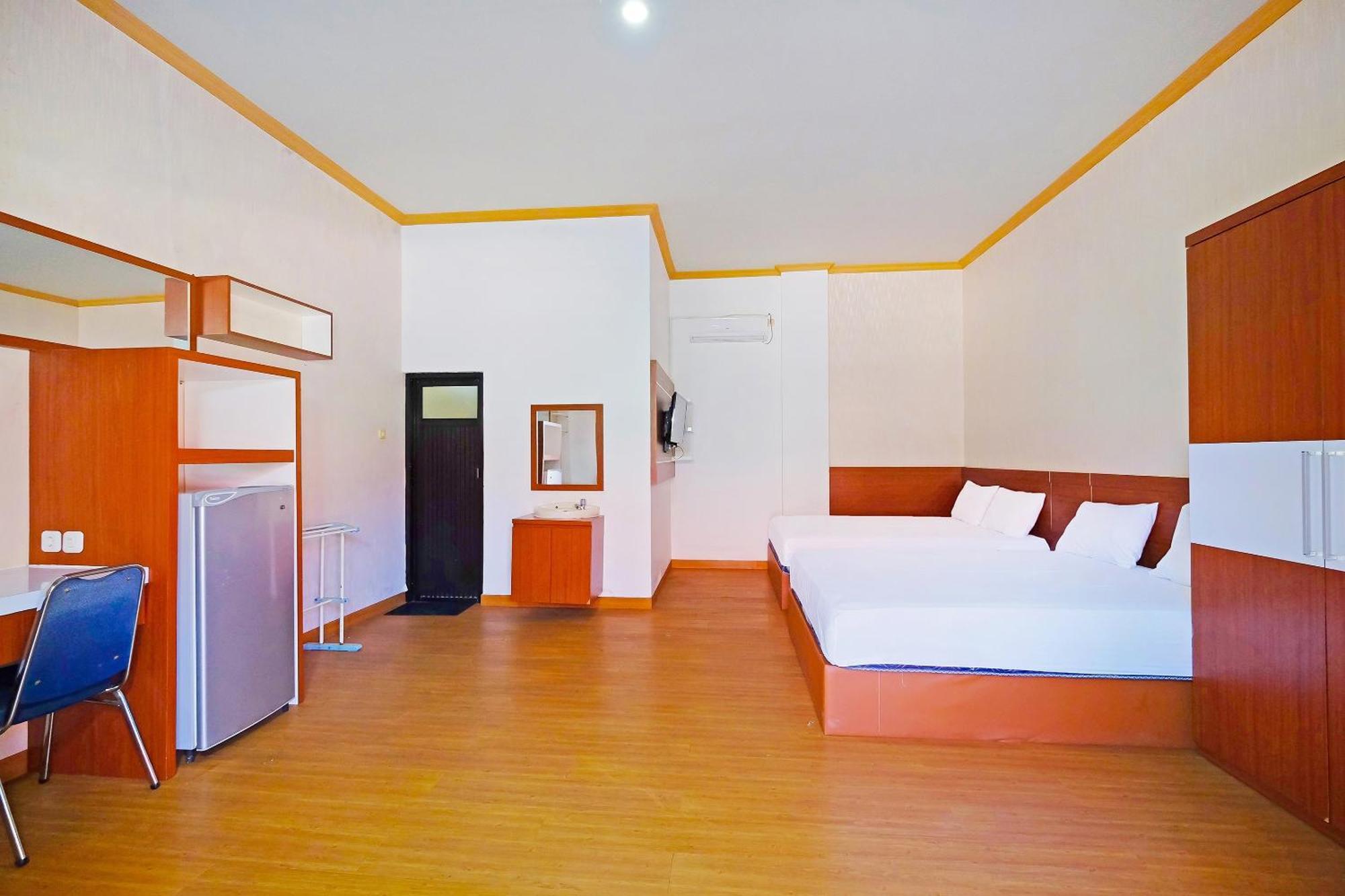 Collection O 91046 Hotel Remaja Indah Masamba Экстерьер фото