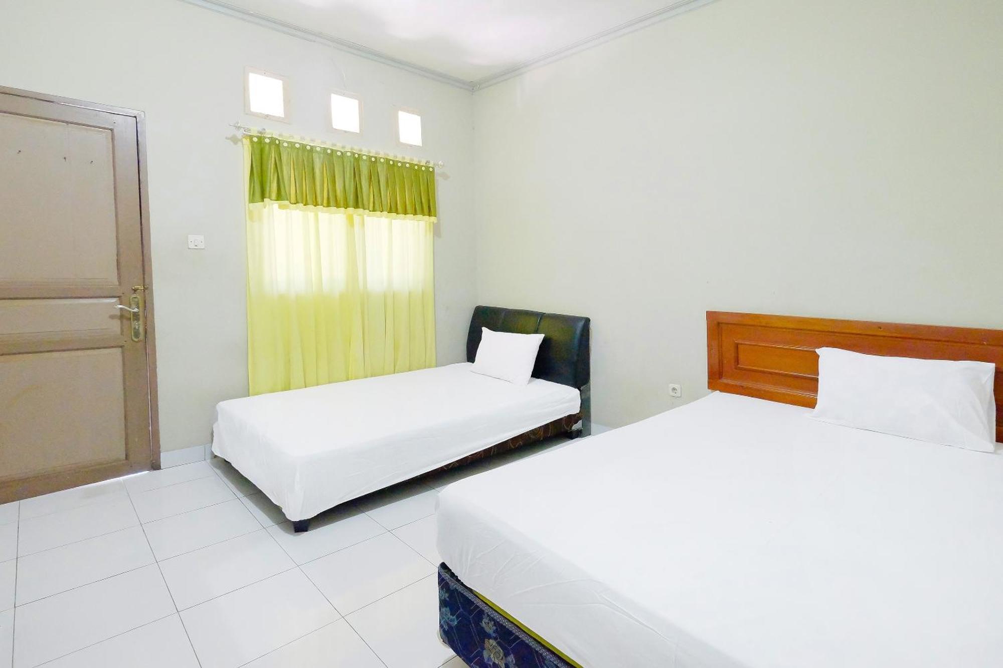 Collection O 91046 Hotel Remaja Indah Masamba Экстерьер фото