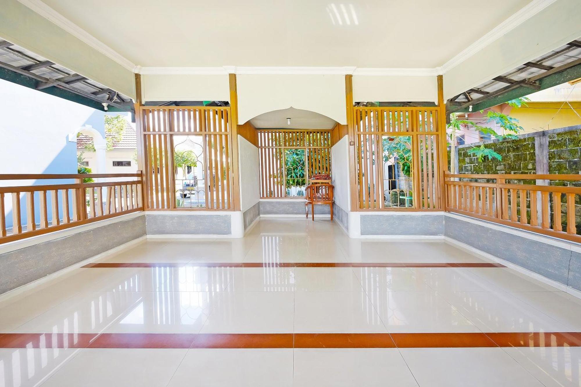Collection O 91046 Hotel Remaja Indah Masamba Экстерьер фото